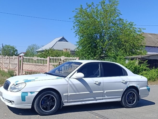 Hyundai Sonata-4
