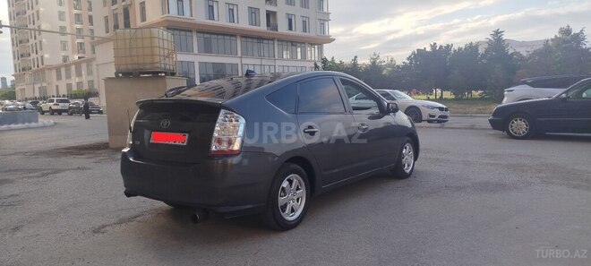Toyota Prius-12
