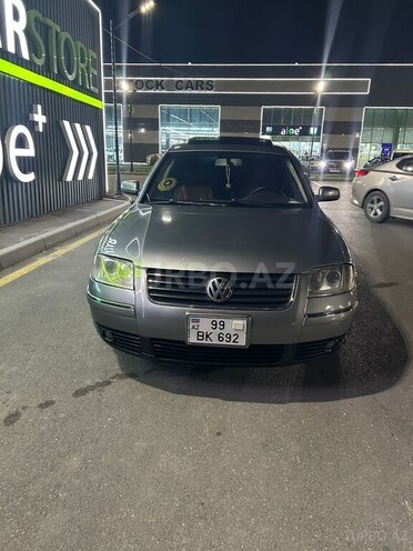 Volkswagen Passat-1