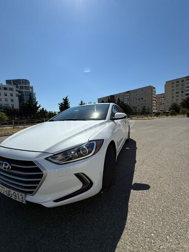 Hyundai Elantra-4