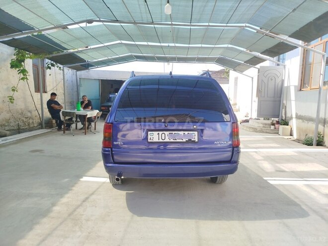 Opel Astra-2