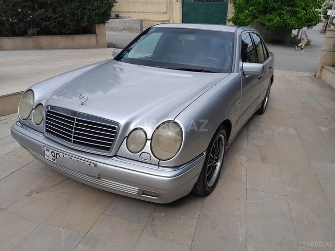 Mercedes E 220-3