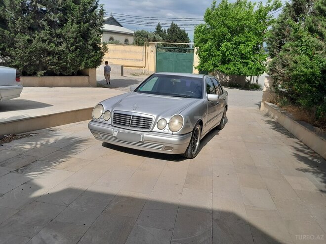 Mercedes E 220-4
