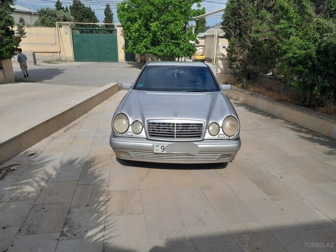 Mercedes E 220-5