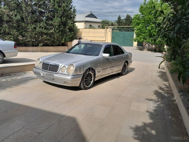 Mercedes E 220-7