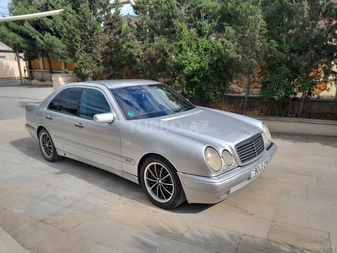 Mercedes E 220-6