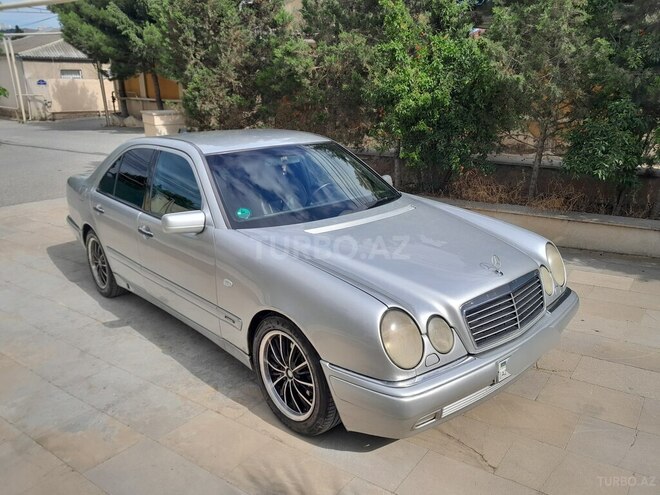 Mercedes E 220-8