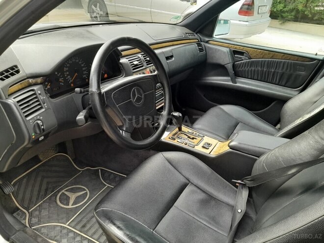 Mercedes E 220-14