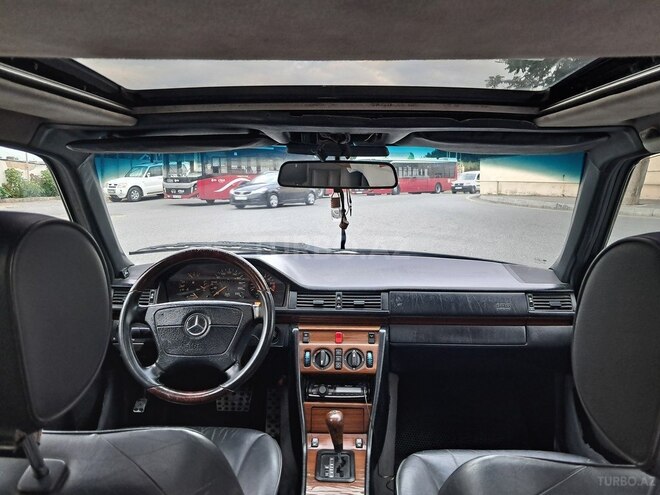 Mercedes E 200-12