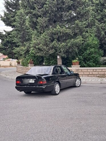 Mercedes E 200-7