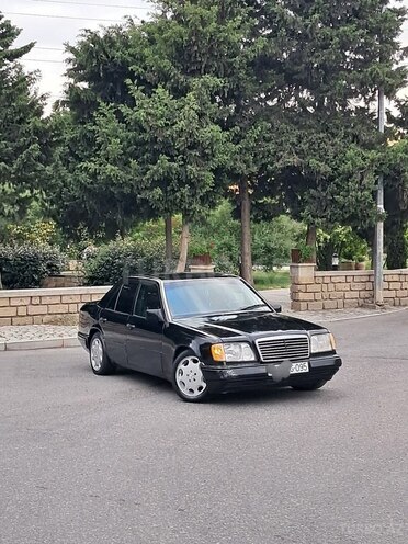 Mercedes E 200-2