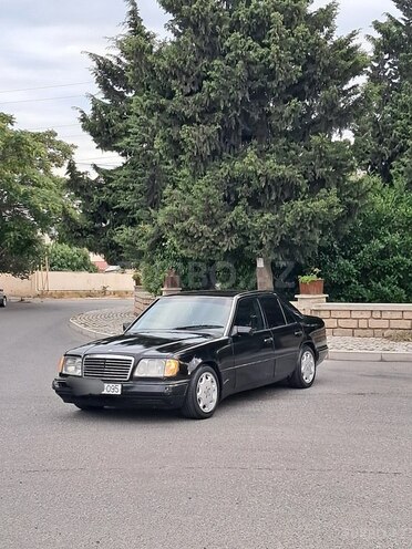 Mercedes E 200-4