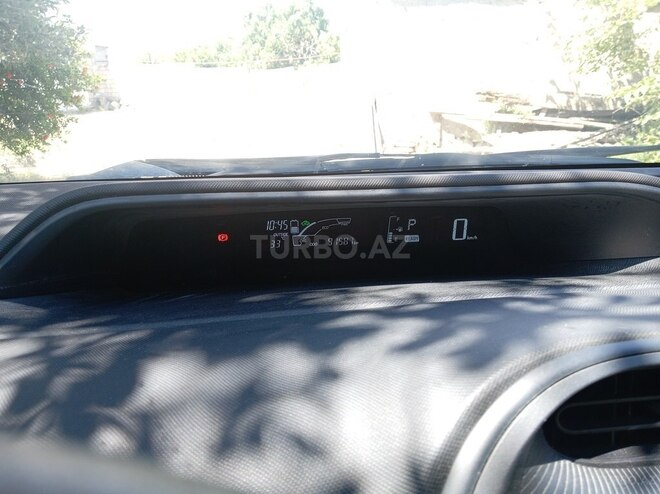 Toyota Aqua-5