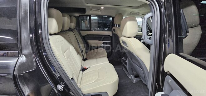Land Rover Defender-10