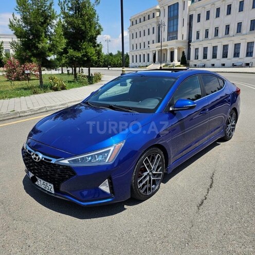 Hyundai Elantra-4