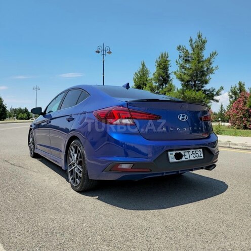 Hyundai Elantra-6