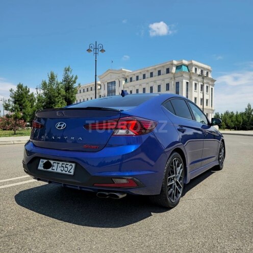 Hyundai Elantra-8