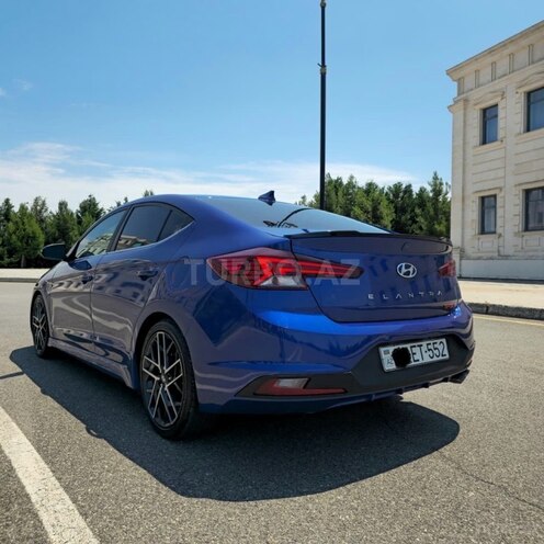 Hyundai Elantra-9