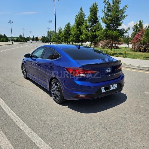 Hyundai Elantra-10