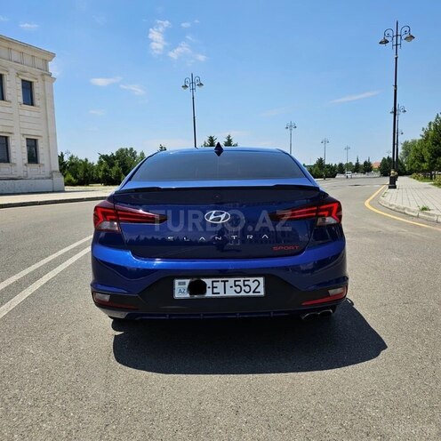 Hyundai Elantra-15