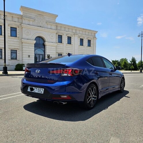 Hyundai Elantra-14