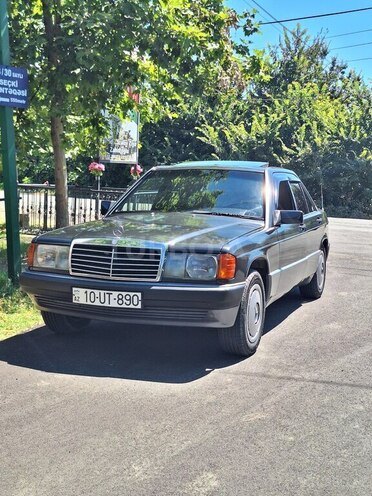 Mercedes 190-2