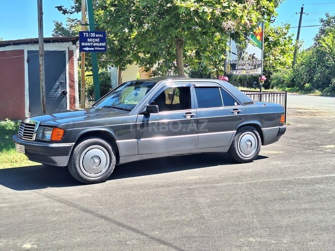 Mercedes 190-5