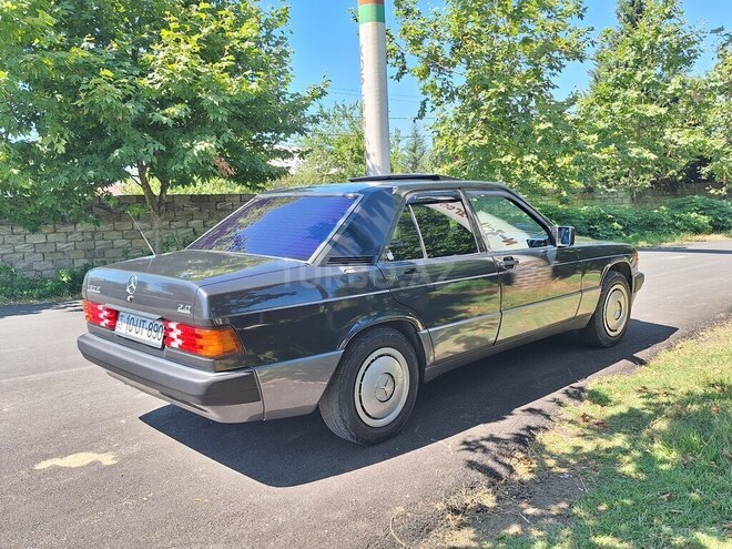 Mercedes 190-8