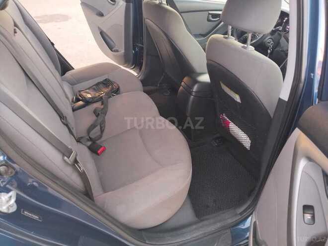 Hyundai Elantra-7