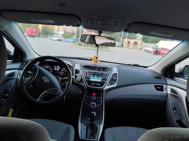 Hyundai Elantra-3