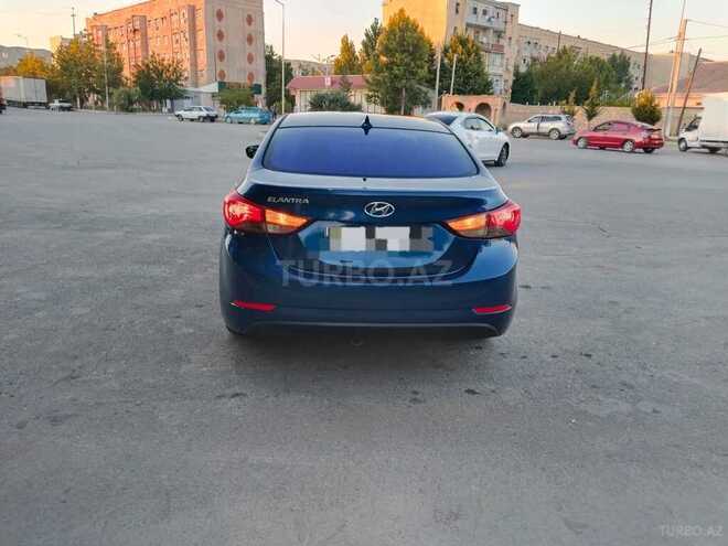 Hyundai Elantra-2