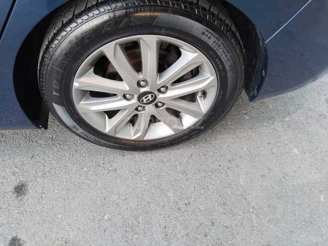 Hyundai Elantra-10