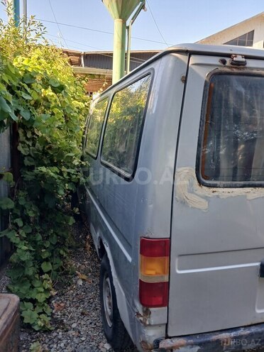 Ford Transit-4