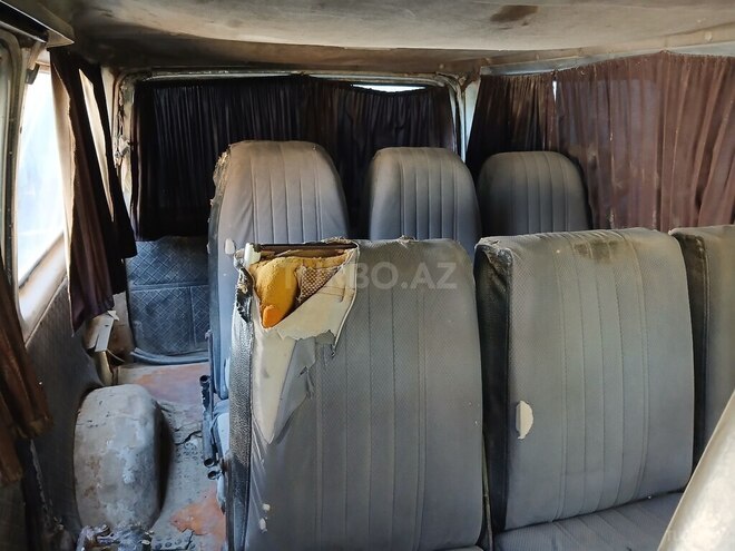 Ford Transit-5