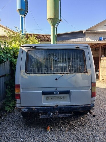 Ford Transit-2