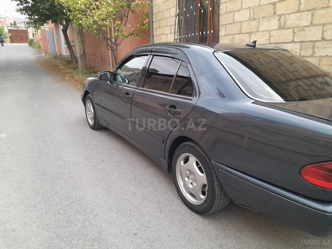 Mercedes E 220-8