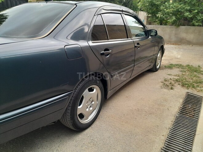 Mercedes E 220-9