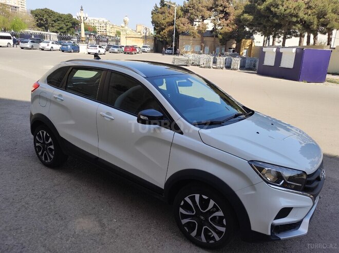 LADA (VAZ) XRAY-8
