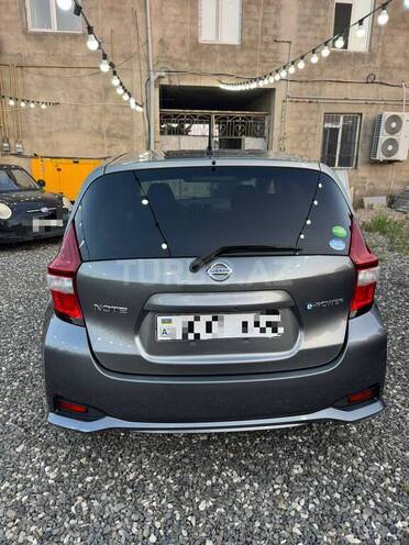 Nissan Note-2