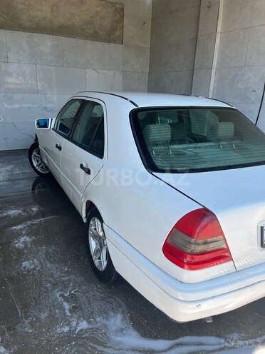 Mercedes C 180-4