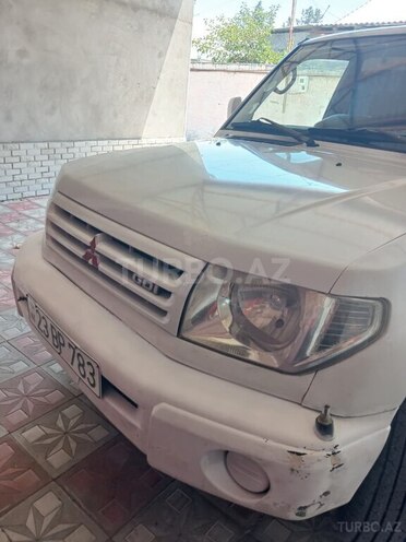 Mitsubishi Pajero io-4
