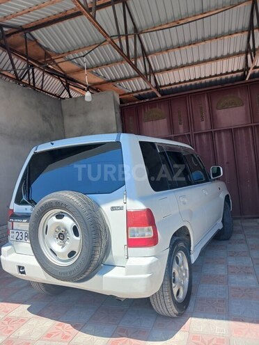 Mitsubishi Pajero io-3