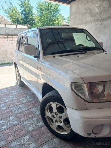 Mitsubishi Pajero io-9