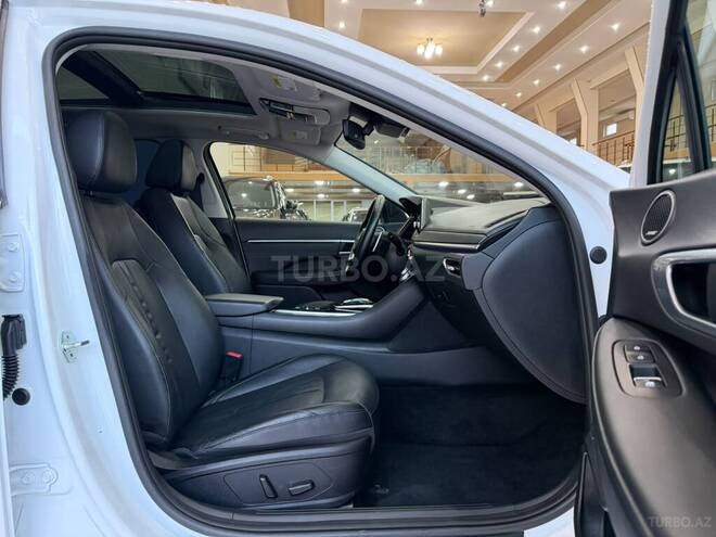 Hyundai Sonata-40
