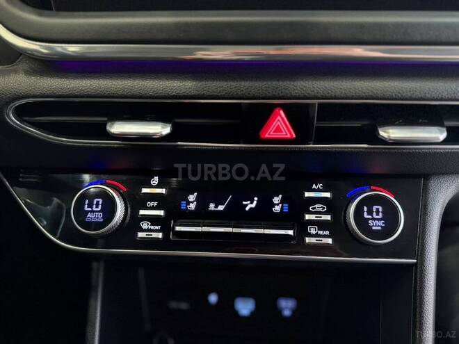 Hyundai Sonata-27