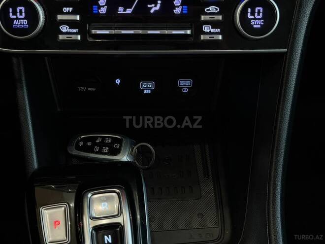 Hyundai Sonata-38