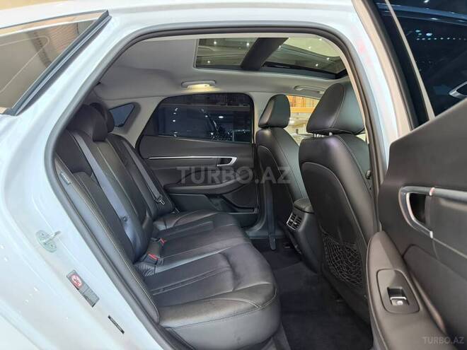 Hyundai Sonata-32