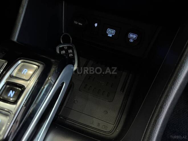 Hyundai Sonata-23