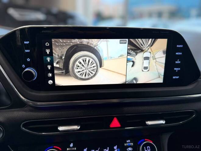 Hyundai Sonata-31