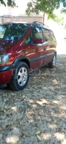 Opel Zafira-4